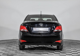 Подержанный автомобиль Hyundai Solaris Sedan 2016 года (6 фото)