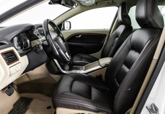 Подержанный автомобиль Volvo XC70 2014 года (19 фото)