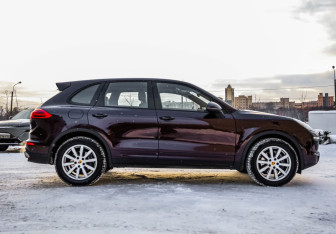Подержанный автомобиль Porsche Cayenne 2015 года (6 фото)