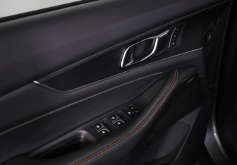 Подержанный автомобиль Changan UNI-K 2023 года (24 фото)