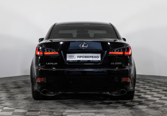 Подержанный автомобиль Lexus IS Sedan 2008 года (8 фото)