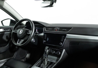 Подержанный автомобиль Skoda Superb Liftback 2019 года (9 фото)