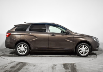 Подержанный автомобиль LADA (ВАЗ) Vesta Wagon 2018 года (4 фото)