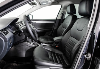 Подержанный автомобиль Skoda Octavia Liftback 2014 года (14 фото)
