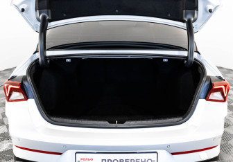 Подержанный автомобиль Kia K5 2021 года (28 фото)