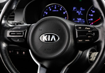 Подержанный автомобиль Kia Rio Sedan 2020 года (11 фото)