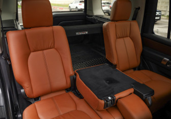 Подержанный автомобиль Land Rover Discovery 2016 года (33 фото)