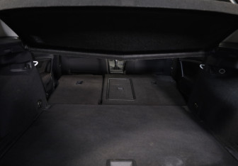 Подержанный автомобиль Volkswagen Golf Hatchback 2014 года (17 фото)