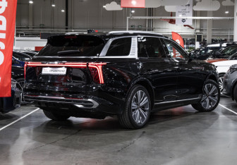 Подержанный автомобиль Hongqi E-HS9 2021 года (8 фото)