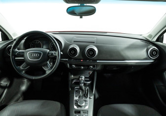 Подержанный автомобиль Audi A3 Sedan 2015 года (13 фото)