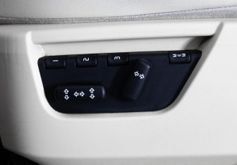 Подержанный автомобиль Land Rover Range Rover Sport 2007 года (20 фото)