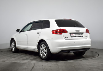 Подержанный автомобиль Audi A3 Hatchback 2011 года (7 фото)