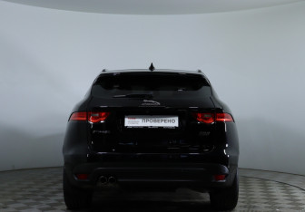 Подержанный автомобиль Jaguar F-Pace 2019 года (6 фото)