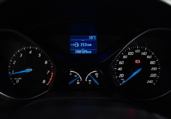 Подержанный автомобиль Ford Focus Sedan 2012 года (21 фото)