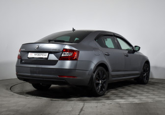 Подержанный автомобиль Skoda Octavia Liftback 2018 года (5 фото)