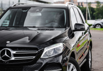 Подержанный автомобиль Mercedes-Benz GLE 2016 года (2 фото)