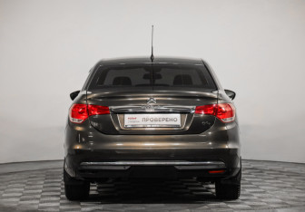 Подержанный автомобиль Citroen C4 Sedan 2014 года (6 фото)