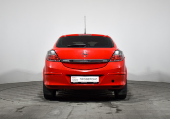 Подержанный автомобиль Opel Astra Hatchback 2010 года (6 фото)