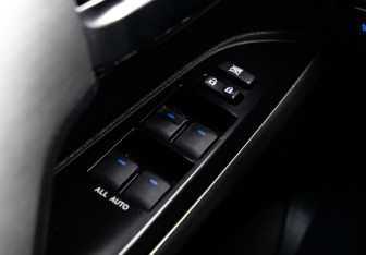Подержанный автомобиль Toyota Land Cruiser Suv 2020 года (22 фото)