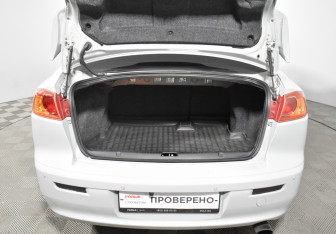 Подержанный автомобиль Mitsubishi Lancer Sedan 2008 года (18 фото)