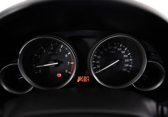 Подержанный автомобиль Mazda 6 Sedan 2011 года (11 фото)