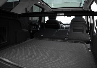 Подержанный автомобиль Land Rover Discovery Sport 2018 года (35 фото)