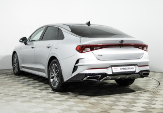 Подержанный автомобиль Kia K5 2020 года (7 фото)