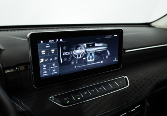 Подержанный автомобиль Haval Jolion 2023 года (17 фото)
