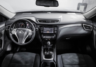 Подержанный автомобиль Nissan X-Trail 2017 года (9 фото)