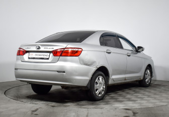 Подержанный автомобиль Lifan Solano 2016 года (5 фото)