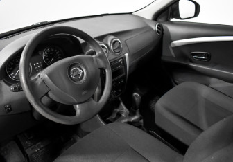 Подержанный автомобиль Nissan Almera Sedan 2013 года (9 фото)