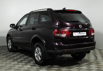 Подержанный автомобиль SsangYong Kyron 2010 года (7 фото)