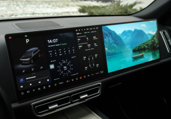 Подержанный автомобиль LiXiang L9 2024 года (17 фото)