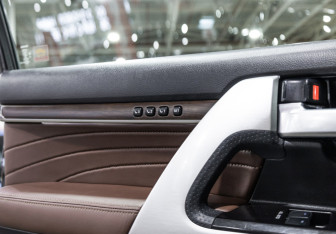 Подержанный автомобиль Toyota Land Cruiser Suv 2019 года (24 фото)