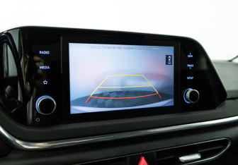 Подержанный автомобиль Hyundai Sonata 2020 года (15 фото)