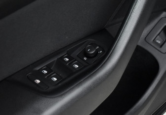 Подержанный автомобиль Volkswagen Passat Sedan 2017 года (10 фото)