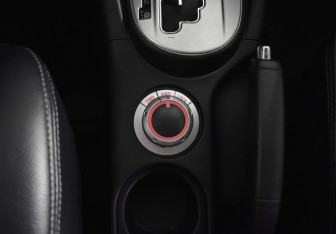 Подержанный автомобиль Citroen C-Crosser 2010 года (17 фото)