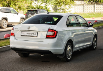 Подержанный автомобиль Skoda Rapid Liftback 2019 года (6 фото)