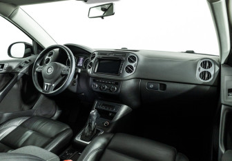 Подержанный автомобиль Volkswagen Tiguan 2016 года (9 фото)