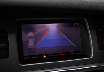 Подержанный автомобиль Audi Q7 2012 года (18 фото)