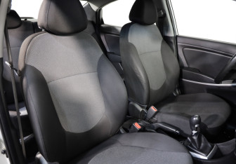 Подержанный автомобиль Hyundai Solaris Sedan 2013 года (15 фото)