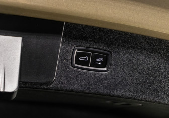 Подержанный автомобиль Porsche Cayenne 2019 года (17 фото)