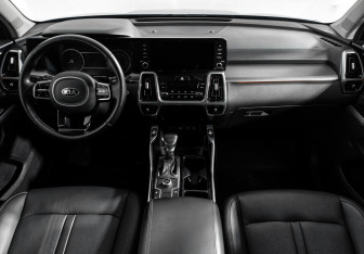 Подержанный автомобиль Kia Sorento 2021 года (17 фото)