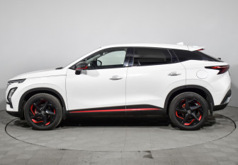 Подержанный автомобиль Omoda C5 2023 года (8 фото)