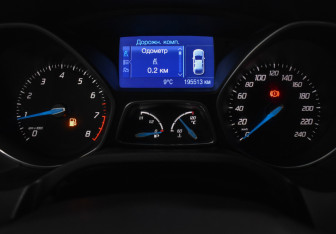 Подержанный автомобиль Ford Focus Sedan 2012 года (19 фото)