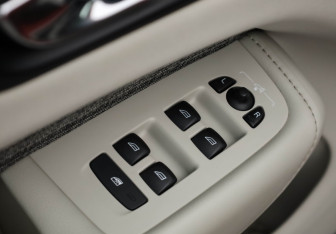 Подержанный автомобиль Volvo XC60 2020 года (28 фото)