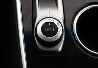 Подержанный автомобиль Nissan Pathfinder 2015 года (17 фото)