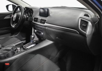 Подержанный автомобиль Mazda 3 Sedan 2017 года (12 фото)