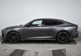 Подержанный автомобиль Changan UNI-V 2023 года (8 фото)