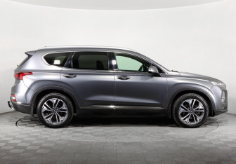 Подержанный автомобиль Hyundai Santa Fe 2018 года (5 фото)